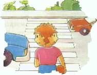 niño cruzando la calle